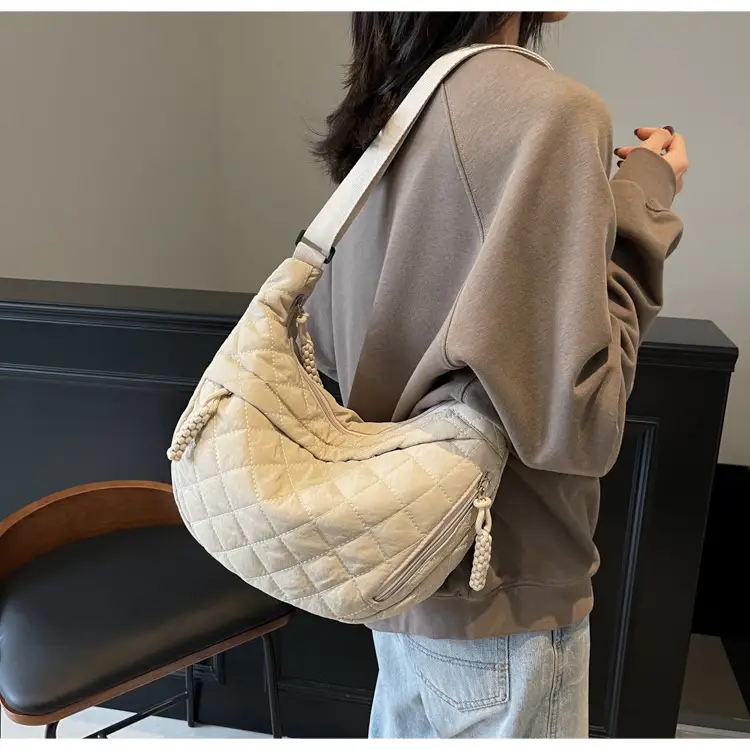 Autumn Winter Coat Shoulder Bag Cream 2024 — feature 29