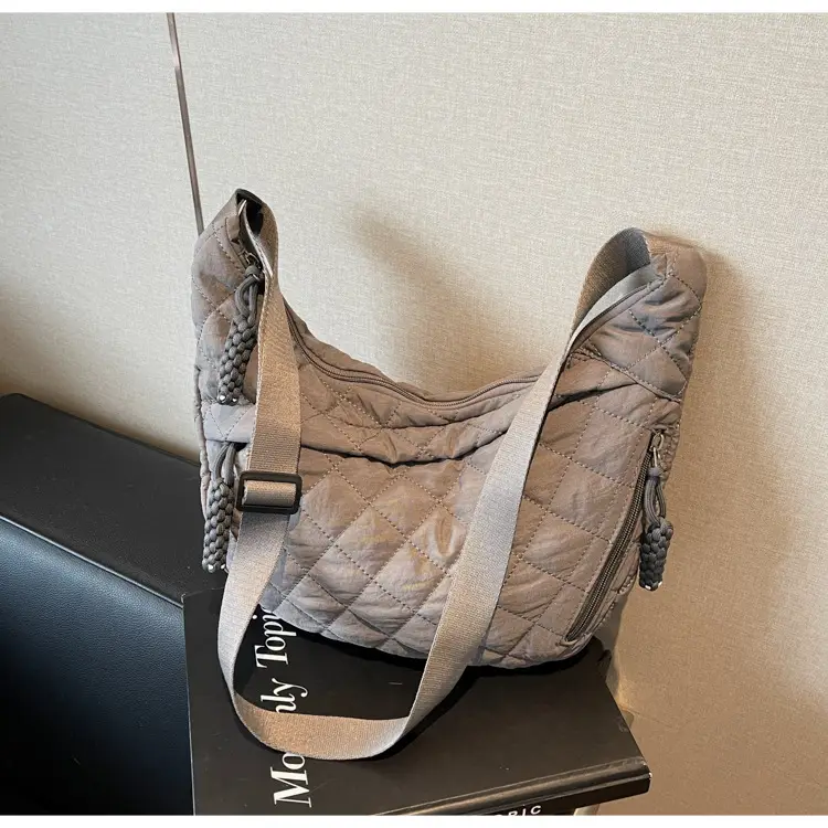 Autumn Winter Coat Shoulder Bag Cream 2024 — feature 33