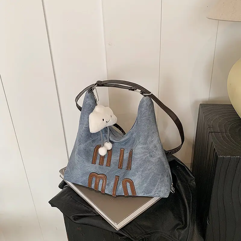 Women's Winter Grey Min Mimi Tote Bag - Image 11
