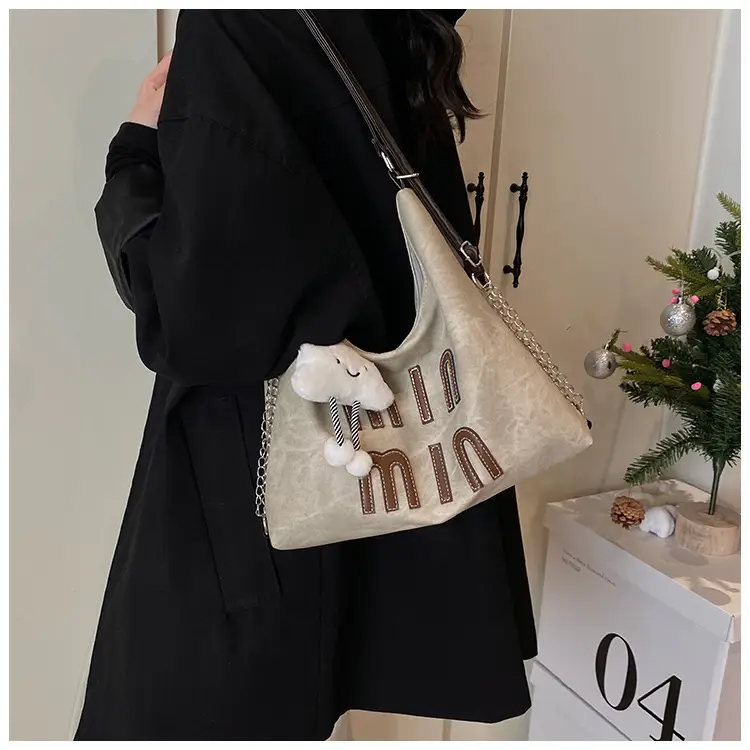 Women's Winter Grey Min Mimi Tote Bag — feature 12