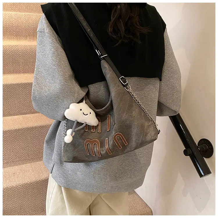 Women's Winter Grey Min Mimi Tote Bag — feature 15
