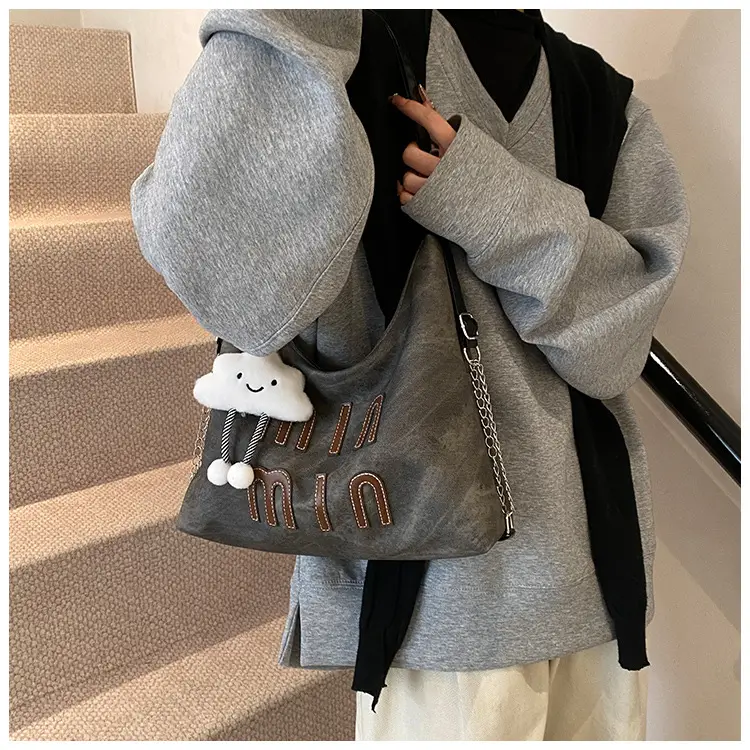 Women's Winter Grey Min Mimi Tote Bag — feature 16
