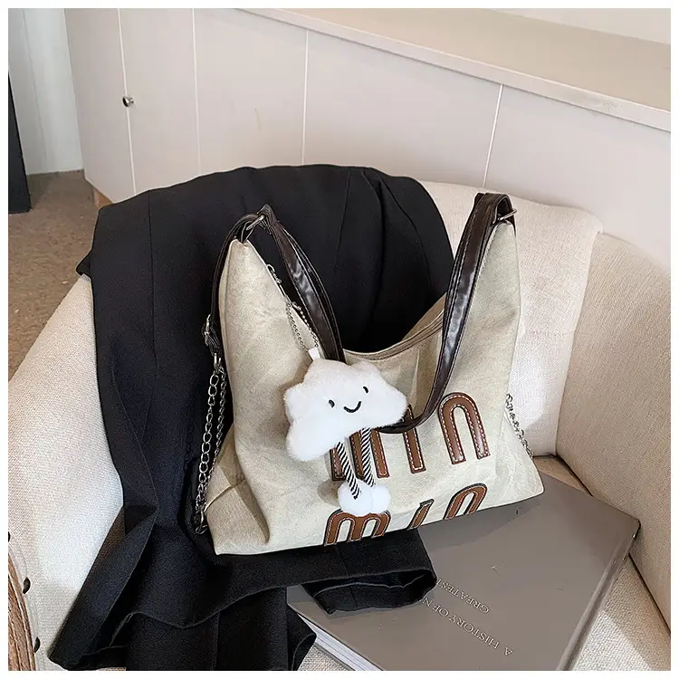 Women's Winter Grey Min Mimi Tote Bag — feature 19