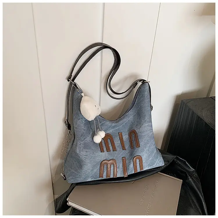 Women's Winter Grey Min Mimi Tote Bag — feature 20