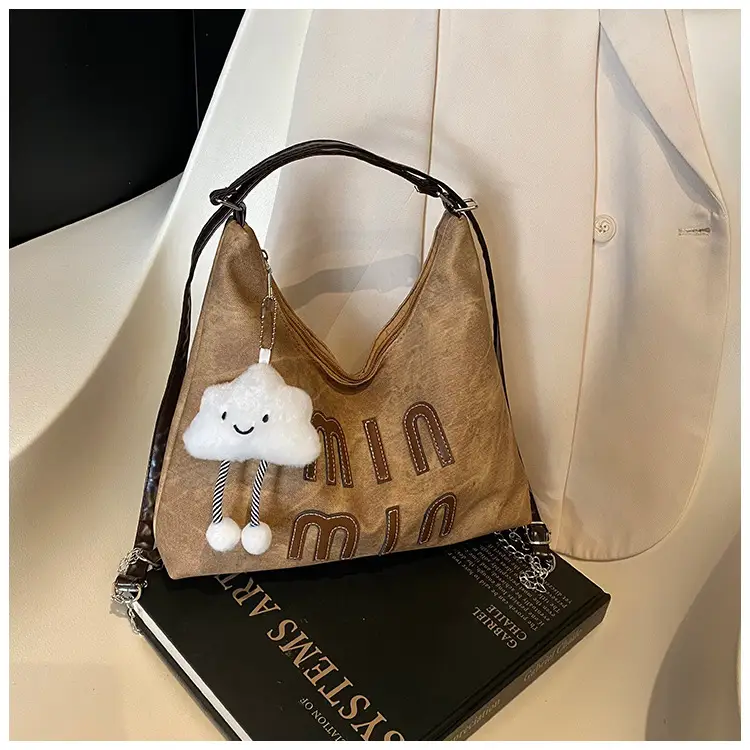 Women's Winter Grey Min Mimi Tote Bag — feature 21