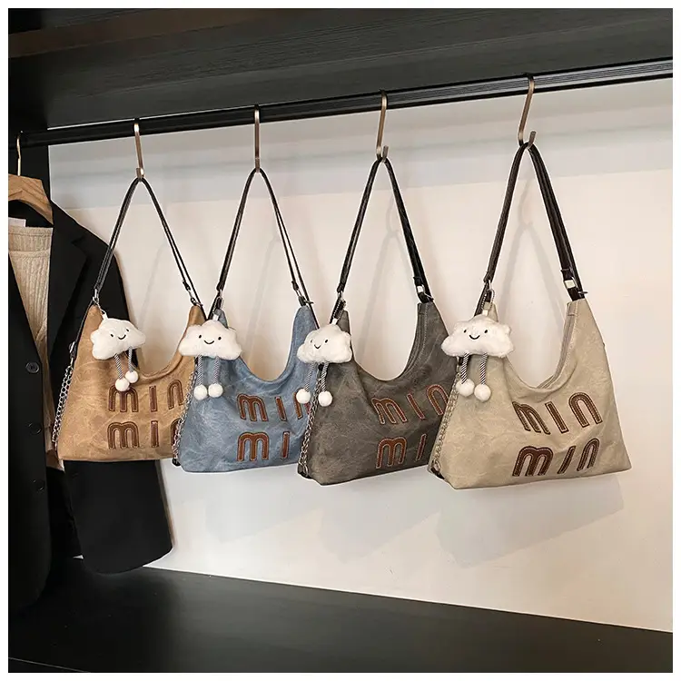 Women's Winter Grey Min Mimi Tote Bag — feature 22
