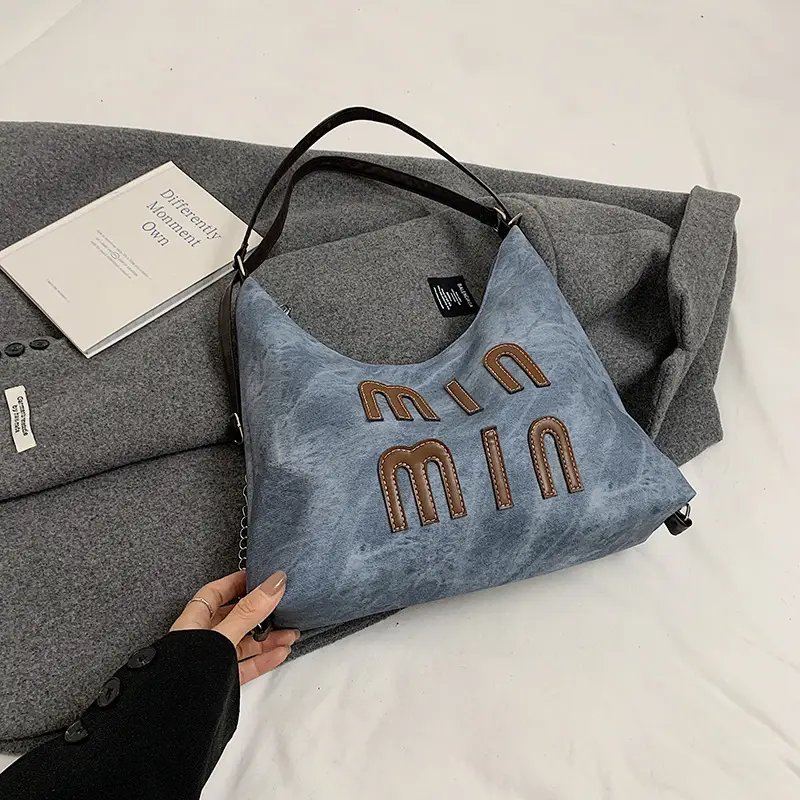 Women's Winter Grey Min Mimi Tote Bag - Image 4
