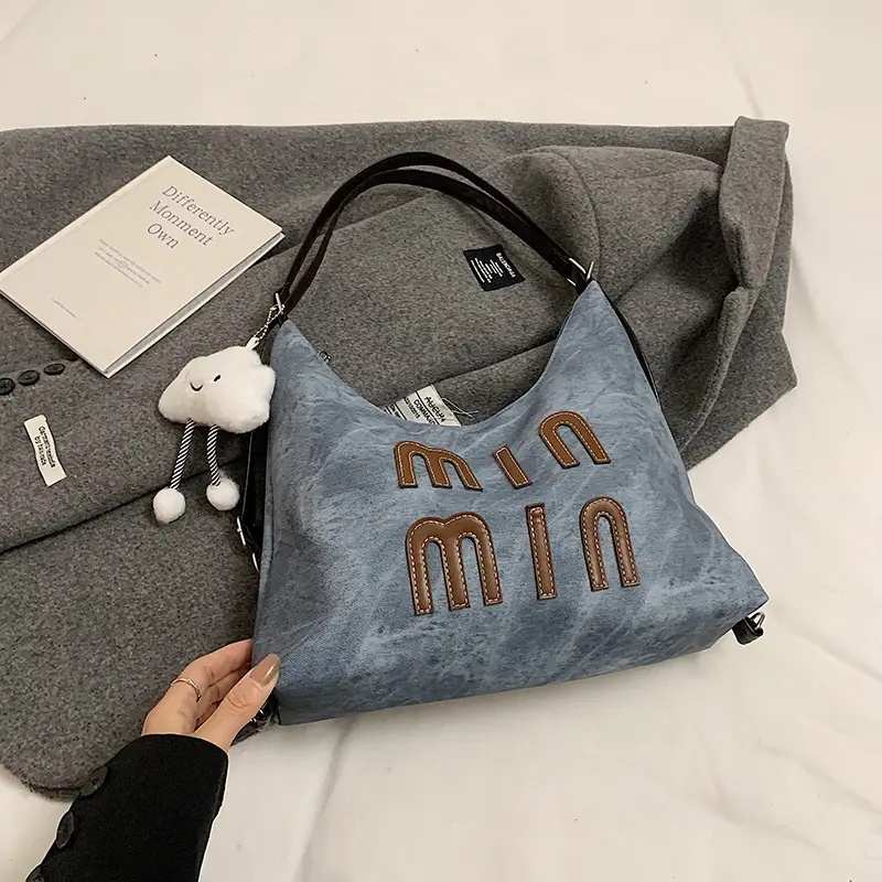 Women's Winter Grey Min Mimi Tote Bag - Image 8