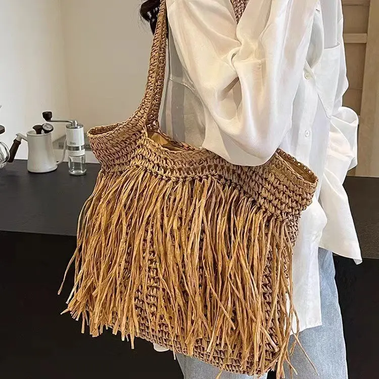 Straw Fringe Bag Large Capacity Beach Wear - Image 4