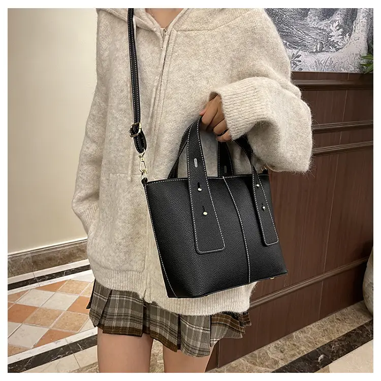 Women's Vintage Black Leather Shoulder Bag 2024 Winter — feature 12