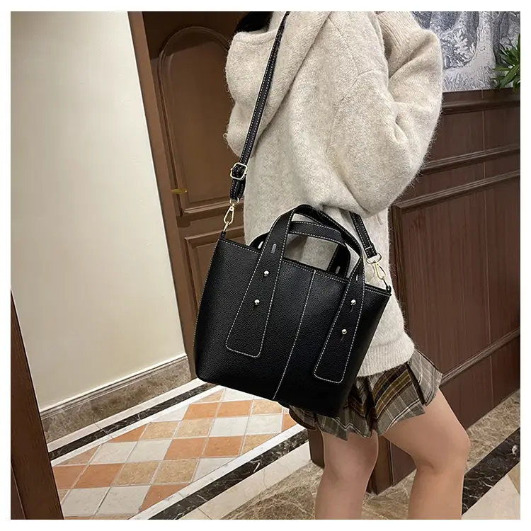 Women's Vintage Black Leather Shoulder Bag 2024 Winter — feature 14