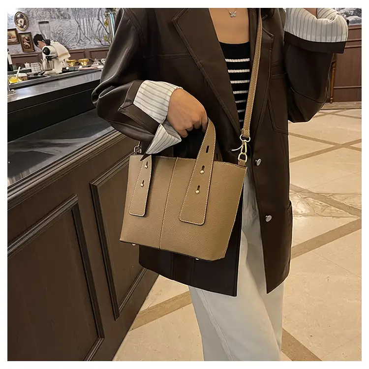 Women's Vintage Black Leather Shoulder Bag 2024 Winter — feature 17