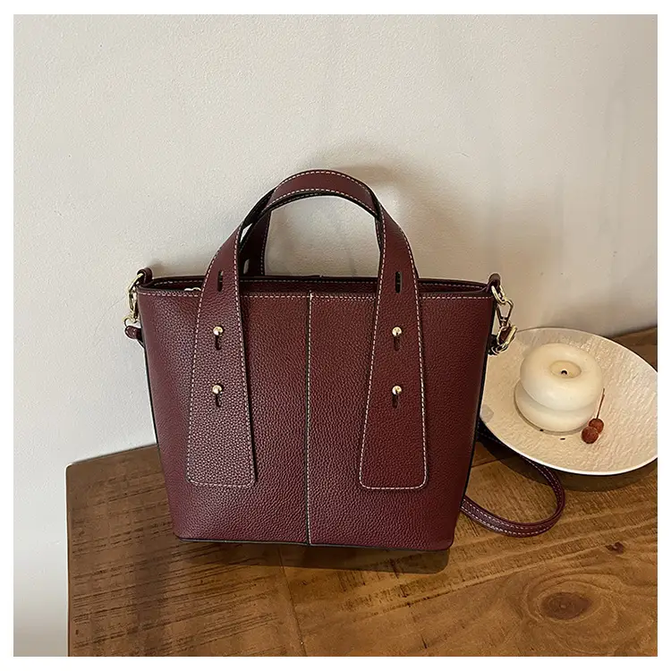 Women's Vintage Black Leather Shoulder Bag 2024 Winter — feature 18
