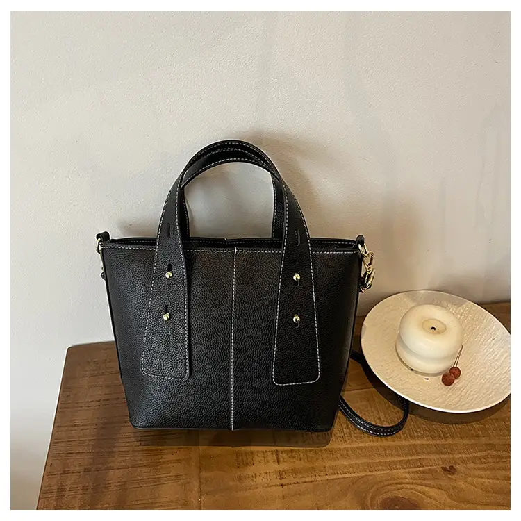 Women's Vintage Black Leather Shoulder Bag 2024 Winter — feature 20