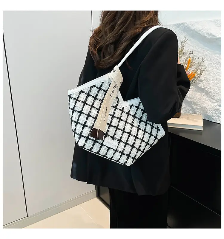 Black Checkered Rhombic Silk Scarf Tote Bag for Women — feature 17