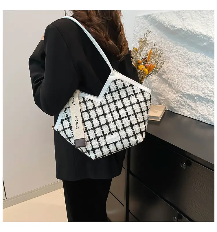 Black Checkered Rhombic Silk Scarf Tote Bag for Women — feature 18