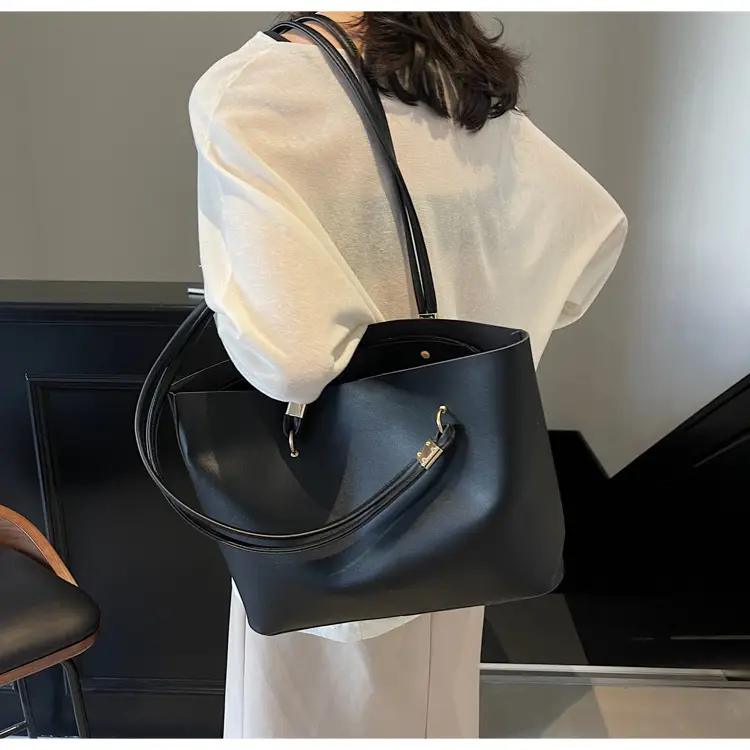 High-end Women's Large Capacity Shoulder Bag White — feature 11