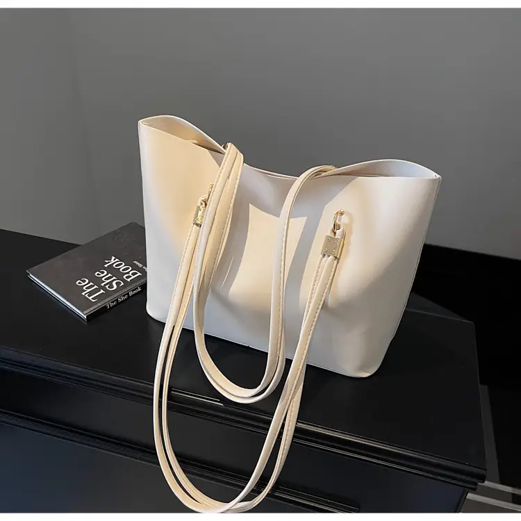 High-end Women's Large Capacity Shoulder Bag White — feature 7