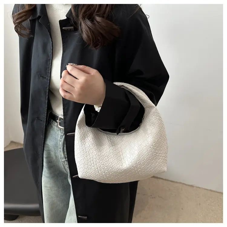 Vintage Woven Handbag Women's 2024 Winter New Fashion — feature 11
