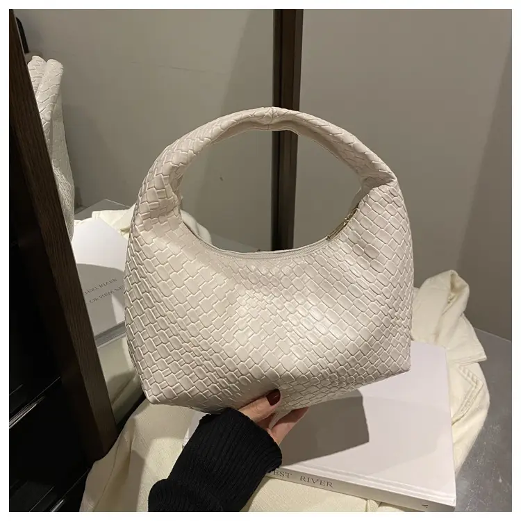 Vintage Woven Handbag Women's 2024 Winter New Fashion — feature 16