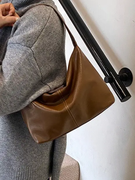 Large Capacity Women's Brown Shoulder Bag for Autumn Winter 2024 - Image 5