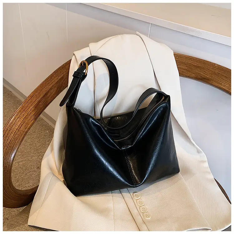 Large Capacity Women's Brown Shoulder Bag for Autumn Winter 2024 — feature 24