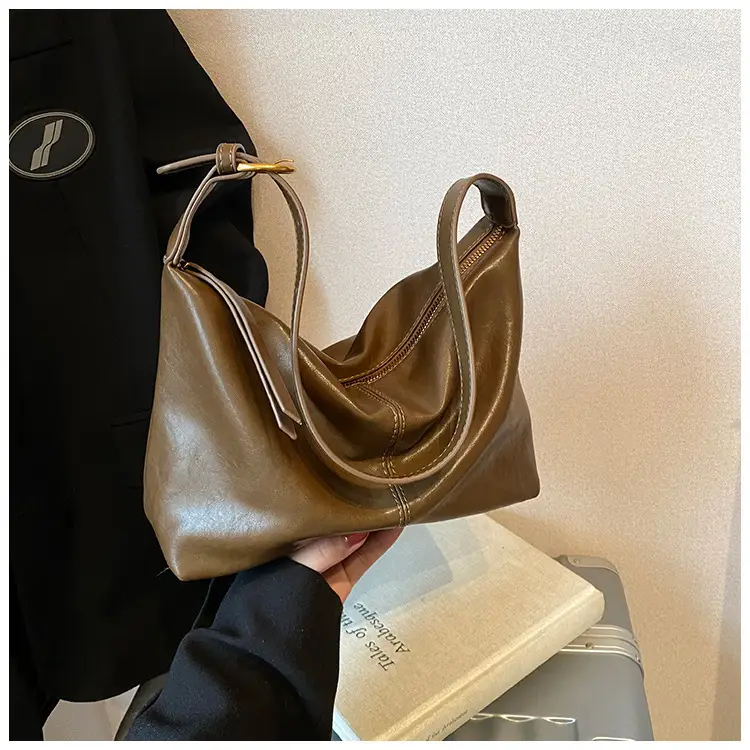 Large Capacity Women's Brown Shoulder Bag for Autumn Winter 2024 — feature 27