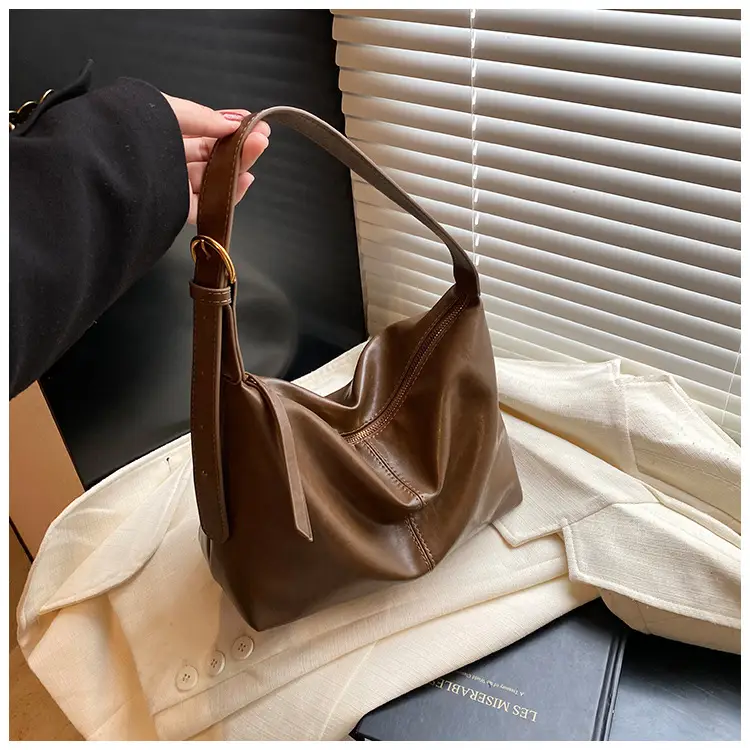 Large Capacity Women's Brown Shoulder Bag for Autumn Winter 2024 — feature 28