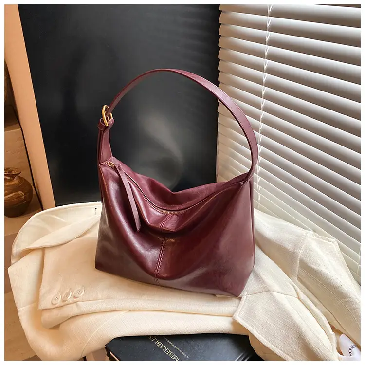 Large Capacity Women's Brown Shoulder Bag for Autumn Winter 2024 — feature 29
