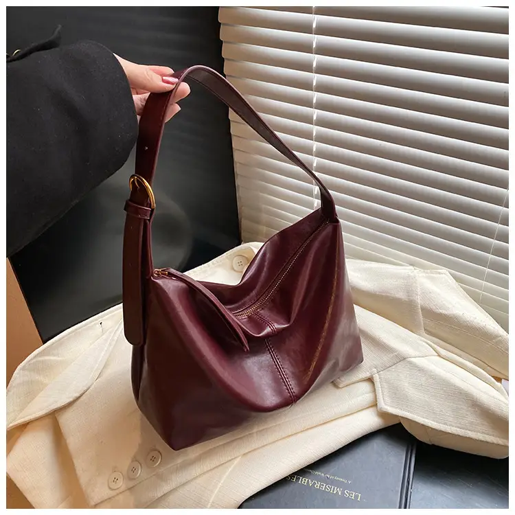 Large Capacity Women's Brown Shoulder Bag for Autumn Winter 2024 — feature 31