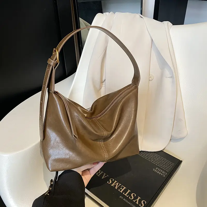 Large Capacity Women's Brown Shoulder Bag for Autumn Winter 2024 - Image 3