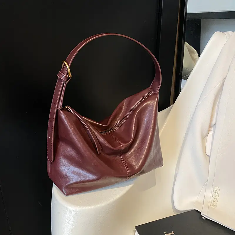 Large Capacity Women's Brown Shoulder Bag for Autumn Winter 2024 - Image 4