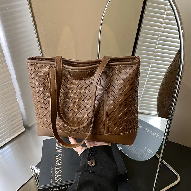 Black Rhombic Women's Tote Bag 2024 - Image 7
