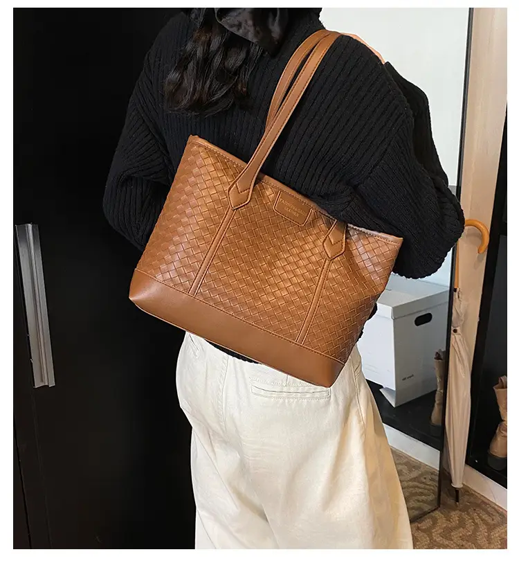 Black Rhombic Women's Tote Bag 2024 — feature 3