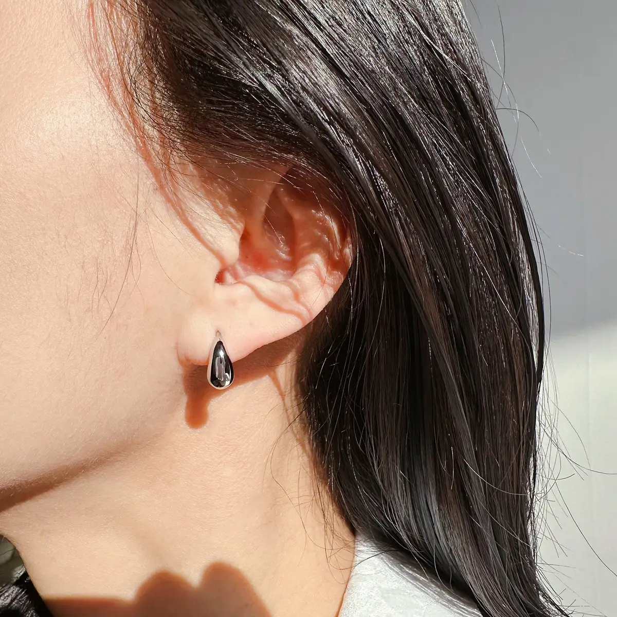 Water Drop Hoop Earrings for Women Compact Gold - Image 4