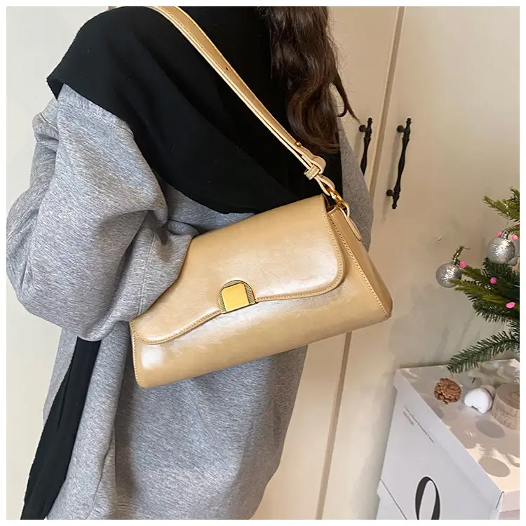 2024 Winter Women's Shoulder Bags Solid Color Urban Casual — feature 13