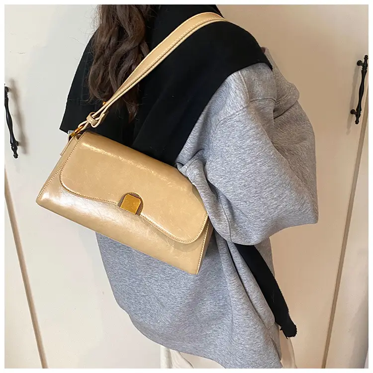 2024 Winter Women's Shoulder Bags Solid Color Urban Casual — feature 14
