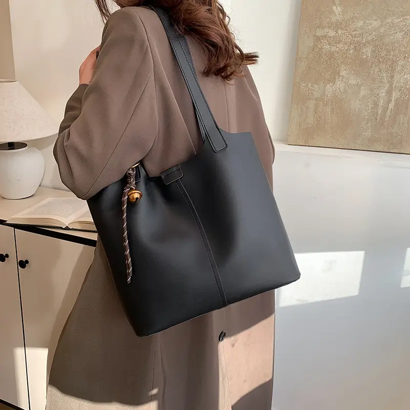Large Capacity Women's Black Tote Bag 2026 Cross-Border Spring New Fashion - Image 2