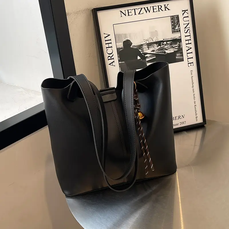 Large Capacity Women's Black Tote Bag 2026 Cross-Border Spring New Fashion - Image 5