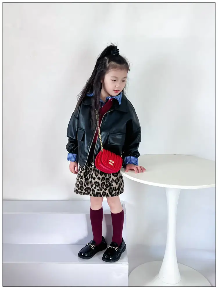 Kids Korean Style Mini Crossbody Bag Red Chain — feature 16