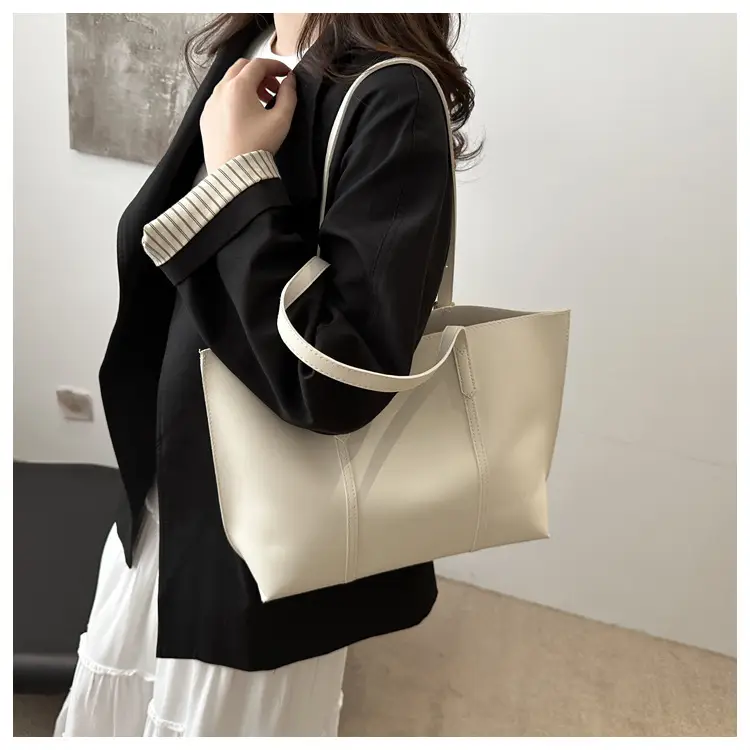 Women's Black Leather Tote Bag Large 2024 Winter Style — feature 11