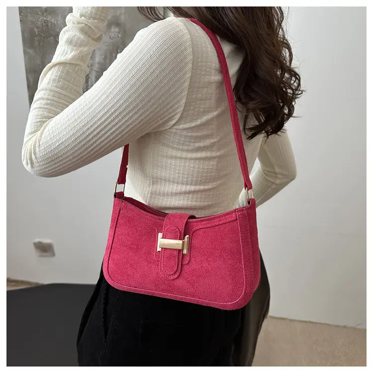 Red Textured Belt Buckle Shoulder Bag for Women 2024 — feature 10