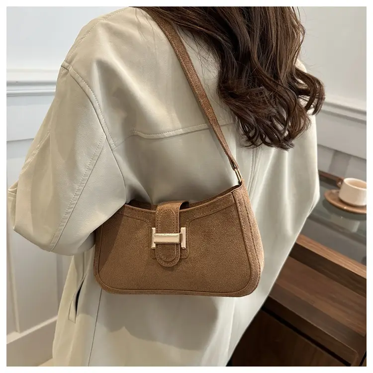 Red Textured Belt Buckle Shoulder Bag for Women 2024 — feature 15