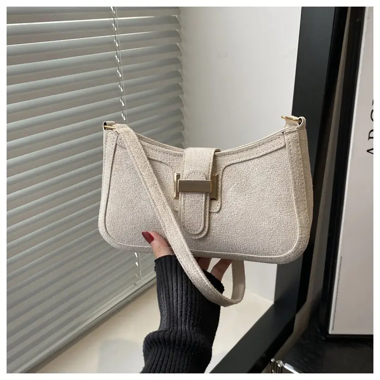 Red Textured Belt Buckle Shoulder Bag for Women 2024 — feature 26