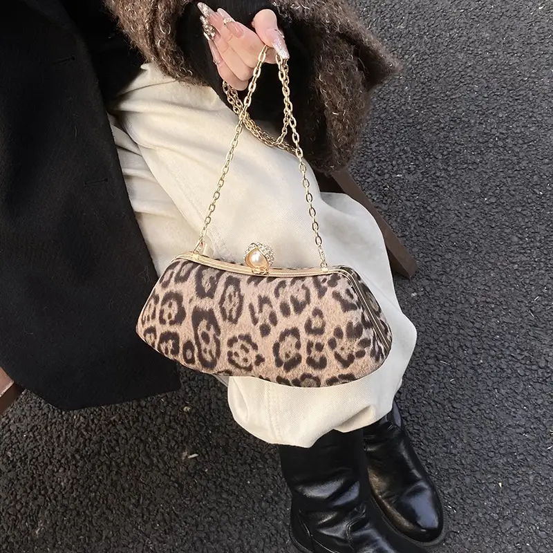 Leopard Print Chain Sling Bag for Women - Image 7