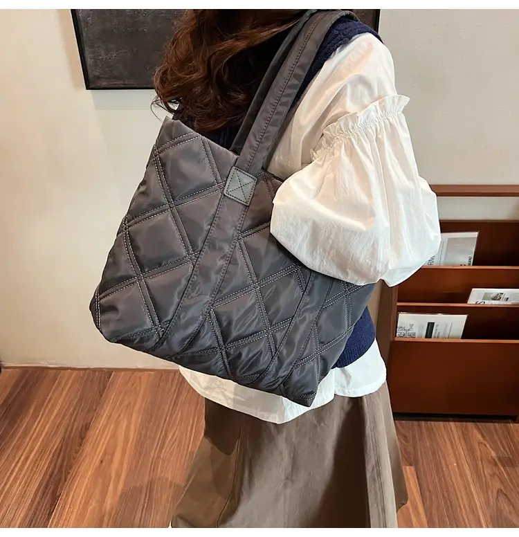 2025 Women's Quilted Nylon Tote Bag Large Capacity — feature 43