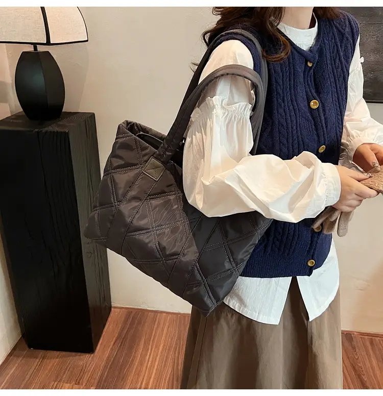 2025 Women's Quilted Nylon Tote Bag Large Capacity — feature 47