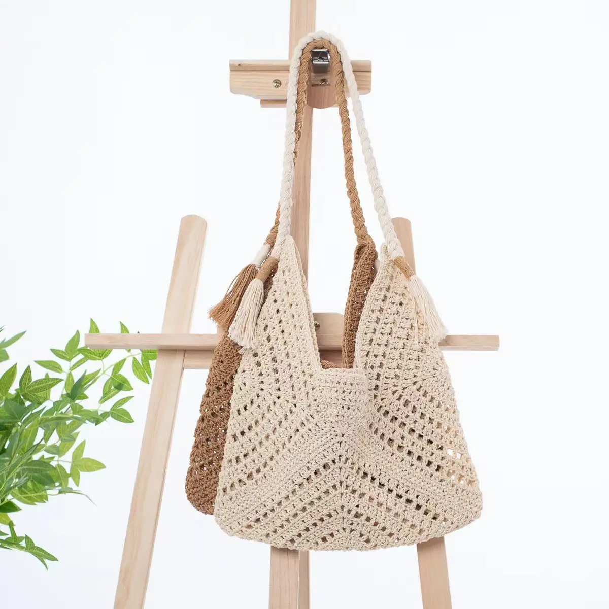 Women Straw Handwoven Crochet Bag Beige — feature 2