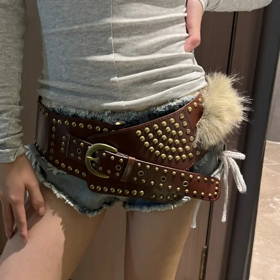 Punk Mao Mao Belt with Rivet & Fur Trim - Image 7