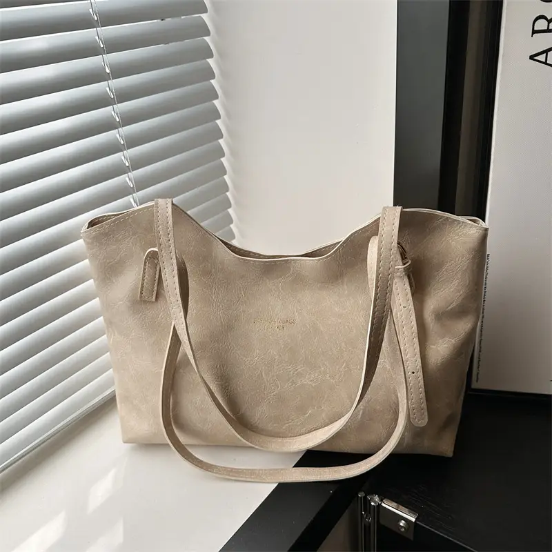 Women's Brown Leather Shoulder Bag Large Capacity Winter Commuter - Image 6